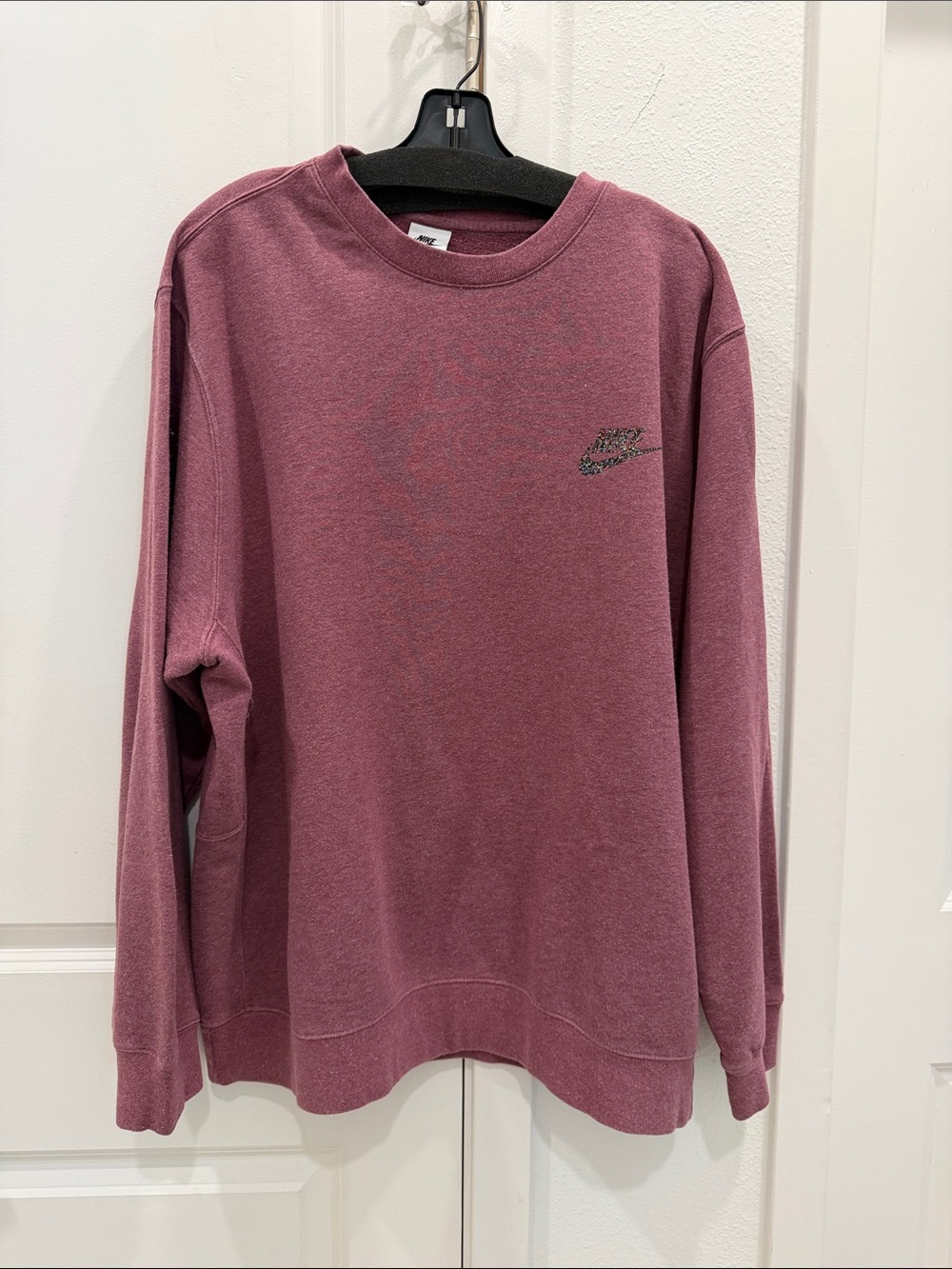 Nike Men’s Crewneck Sweatshirt in Dusty Rose